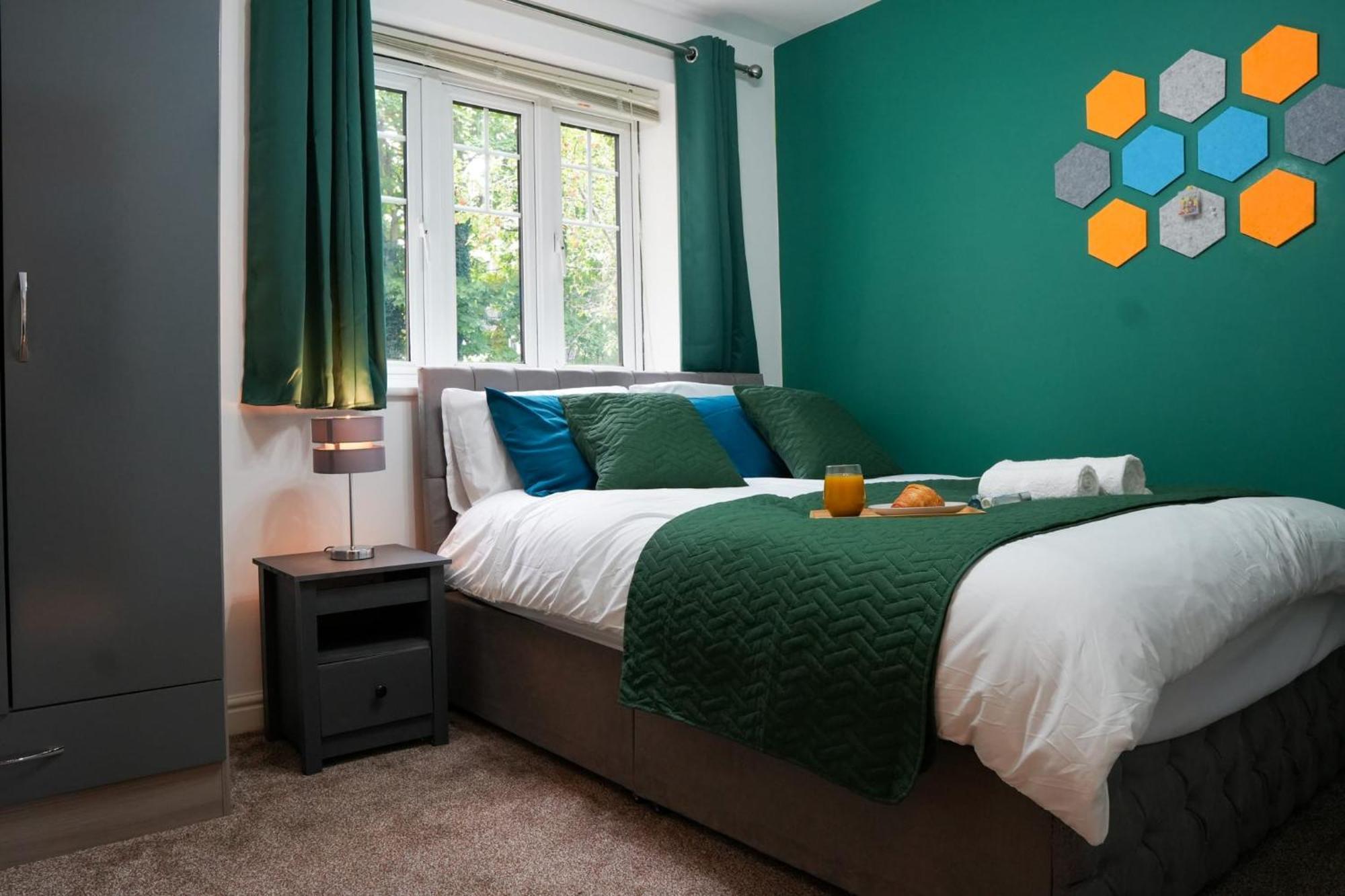Whole 2-Bed Apartment - Contractors, Professionals, Ulez Free, Free Parking, B'Ham City 10Mins Birmingham Zewnętrze zdjęcie