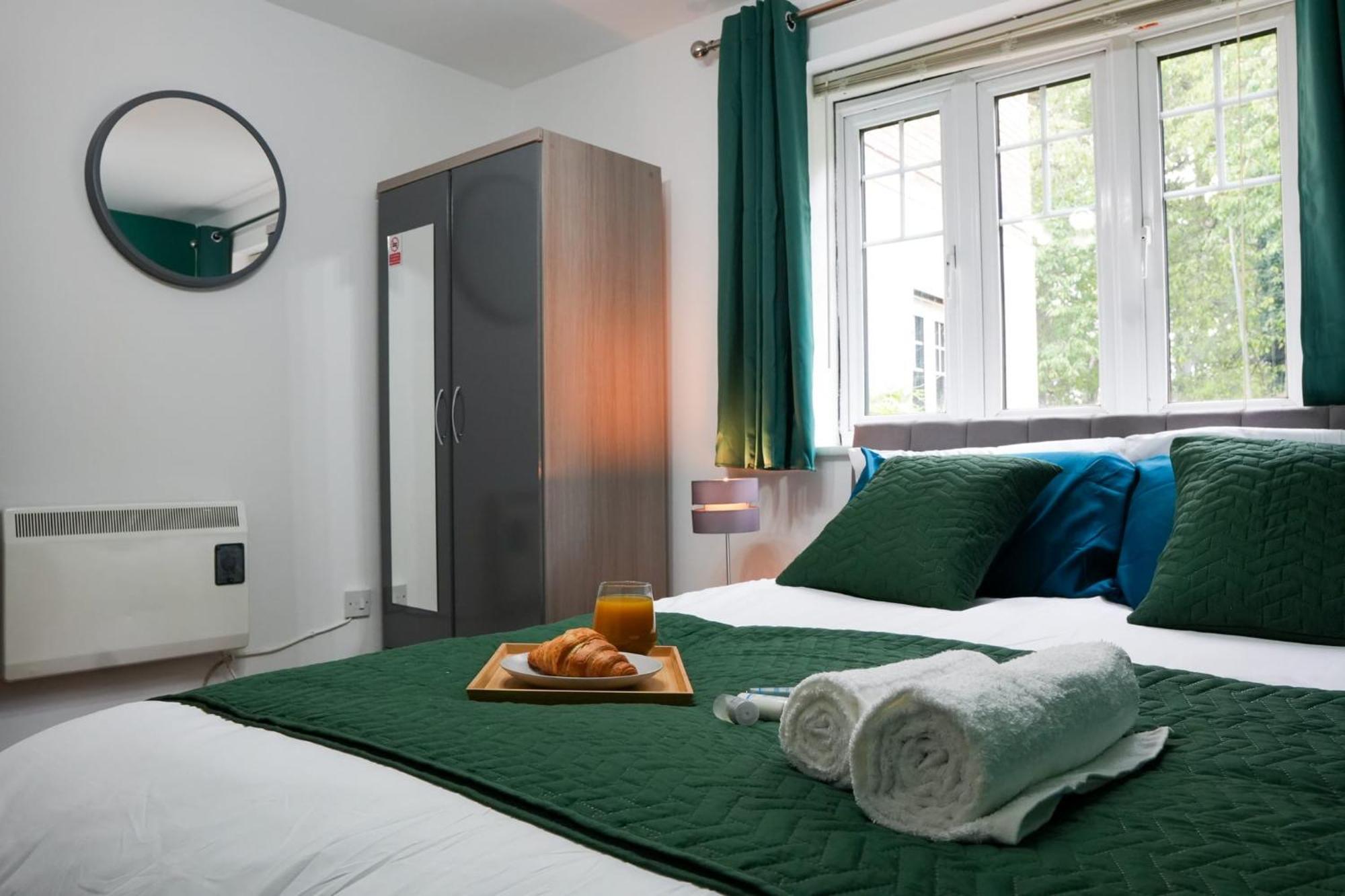 Whole 2-Bed Apartment - Contractors, Professionals, Ulez Free, Free Parking, B'Ham City 10Mins Birmingham Zewnętrze zdjęcie